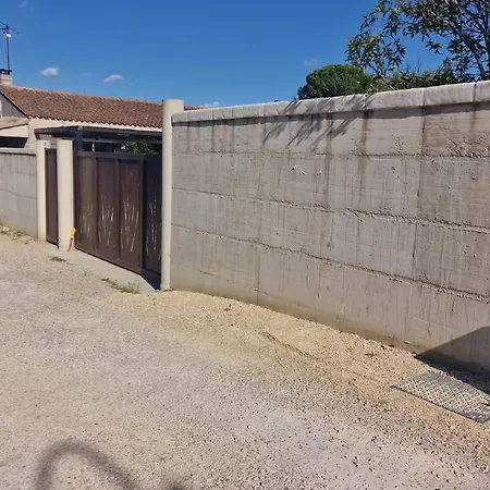 La Maison Du Bonheur Holiday home Caumont-sur-Durance