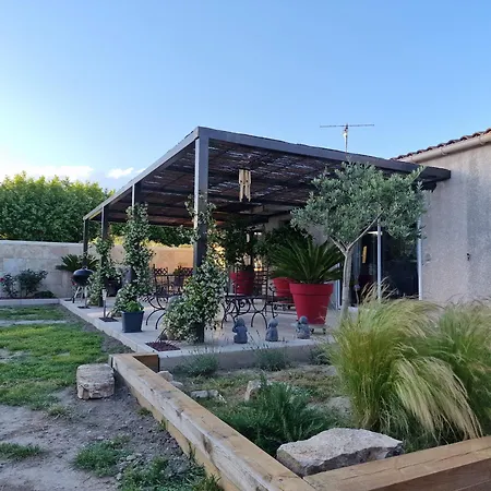 La Maison Du Bonheur Holiday home Caumont-sur-Durance